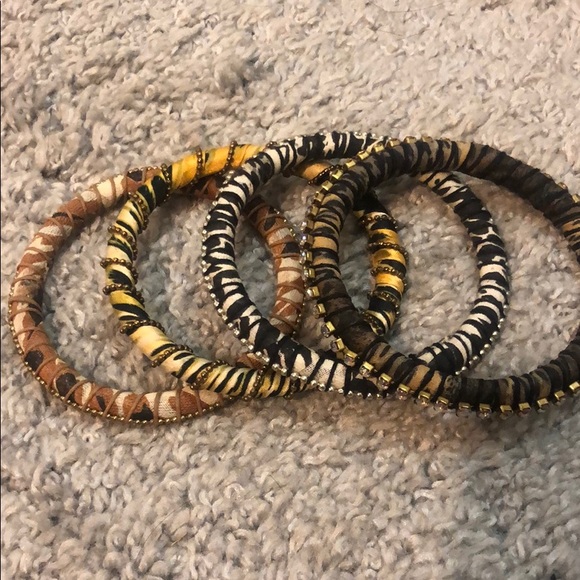 🐯WORLD MARKET/ Safari Bangle Set🦓 - Picture 2 of 3